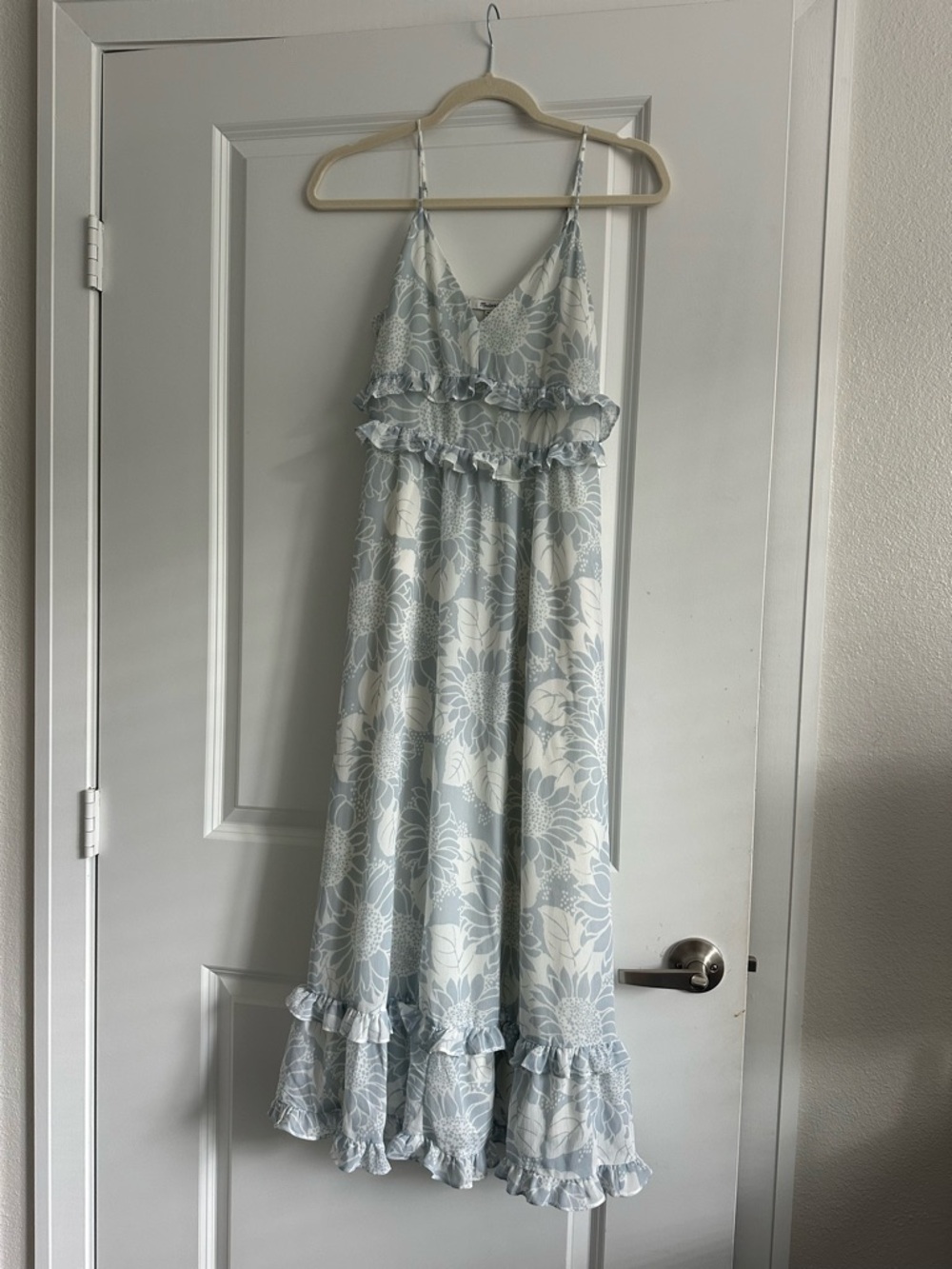 Madewell Light Blue and White Floral V-Neck Dress
